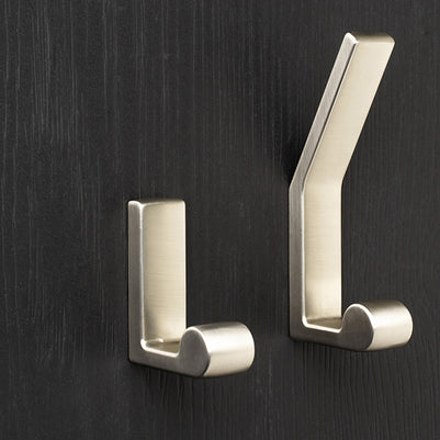 Agățătoare pentru cuier Tulip Peri – negru mat, 1 cârlig, zamac, montaj frontal