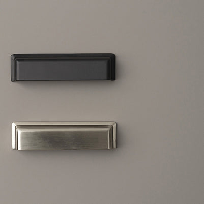 Mâner pentru mobilier Tulip Bold – negru mat, zamac, interax 96 mm