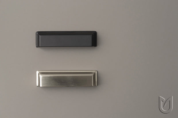 Mâner pentru mobilier Tulip Bold – negru mat, zamac, interax 96 mm