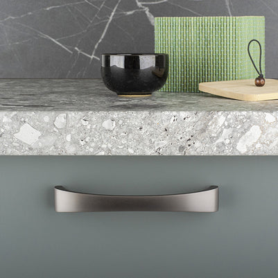 Buton mobilier Andrea – nichel negru mat, rotund, cu șurub