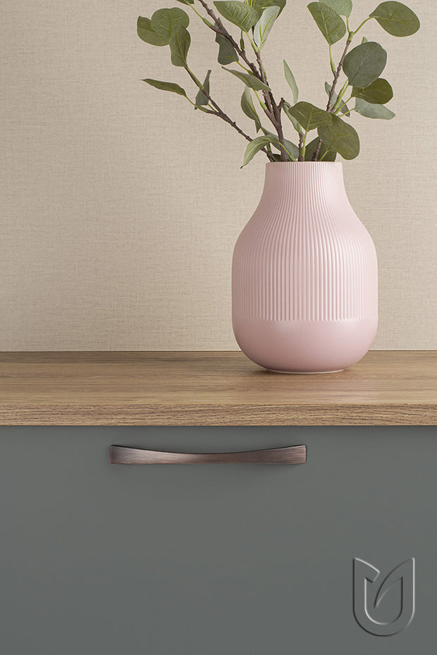 Mâner pentru mobilier Tulip Vali – cupru antichizat închis (old copper), finisaj șlefuit, interax 160 mm