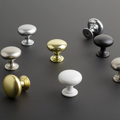 Buton pentru mobilă Tulip Jota – auriu mat, metal (rotund)