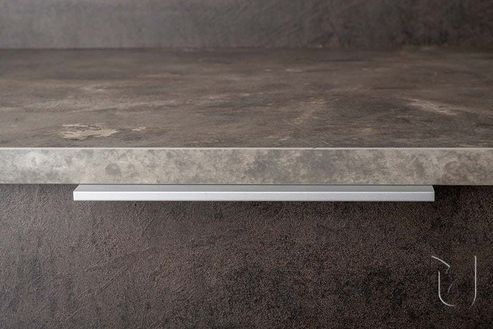 Mâner profil pentru mobilier Tulip Lucata 3000 – aspect inox mat, profil tip L, lungime 3 m