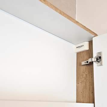 Mobilier pentru baie realizat la comandă de NORVINIA