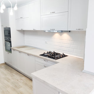 Mobilă de bucătărie NORVINIA cu blat termorezistent și fronturi din MDF termoformat