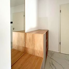 Mobilier pentru hol cu oglindă realizat la comandă de NORVINIA