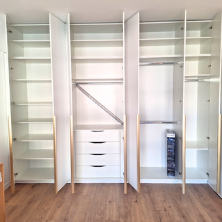 Dressing alb cu accente aurii realizat la comandă de NORVINIA