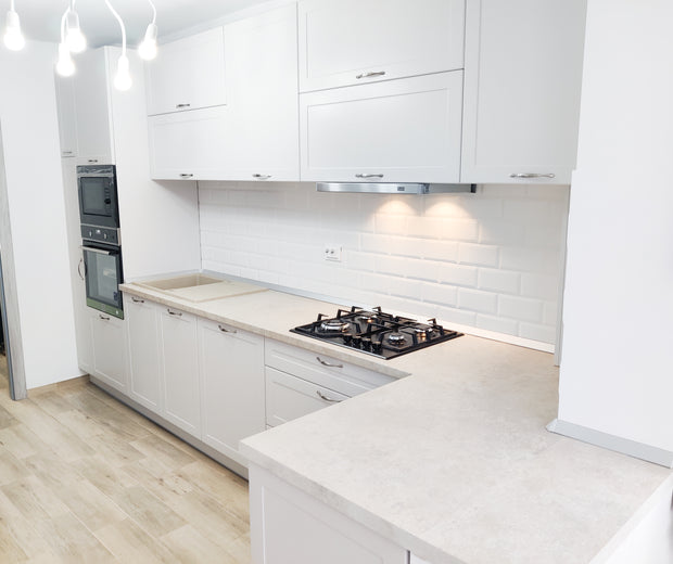 Mobilă de bucătărie NORVINIA cu blat termorezistent și fronturi din MDF termoformat