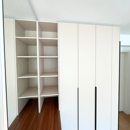 Mobilier la comandă pentru dormitor NORVINIA