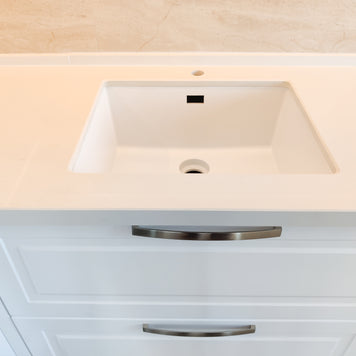 Mobilier de bucătărie NORVINIA cu fronturi din MDF termoformat și blat din cuarț compozit