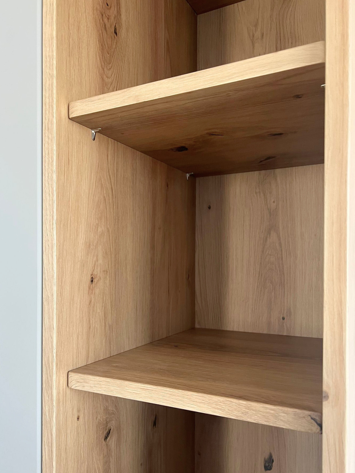 Mobilier pentru living din MDF termoformat realizat la comandă de NORVINIA