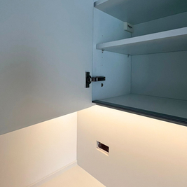 Mobilier bucătărie NORVINIA, cu blat din cuarț compozit