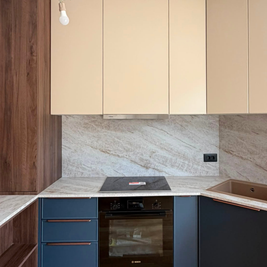 Mobilier din MDF termoformat cu blat termorezistent și mânere metalice aplicate/tip profil GOLA
