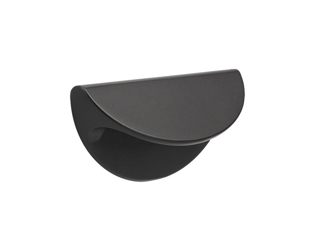 Buton mobilier Tulip Bella – negru mat, metal, interax 64 mm, design tip „scoică”