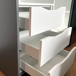 Mobilier la comandă pentru dormitor, din MDF termoformat - comodă, dressing, noptiere