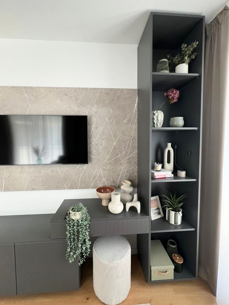 Mobilier pentru living realizat la comandă de NORVINIA