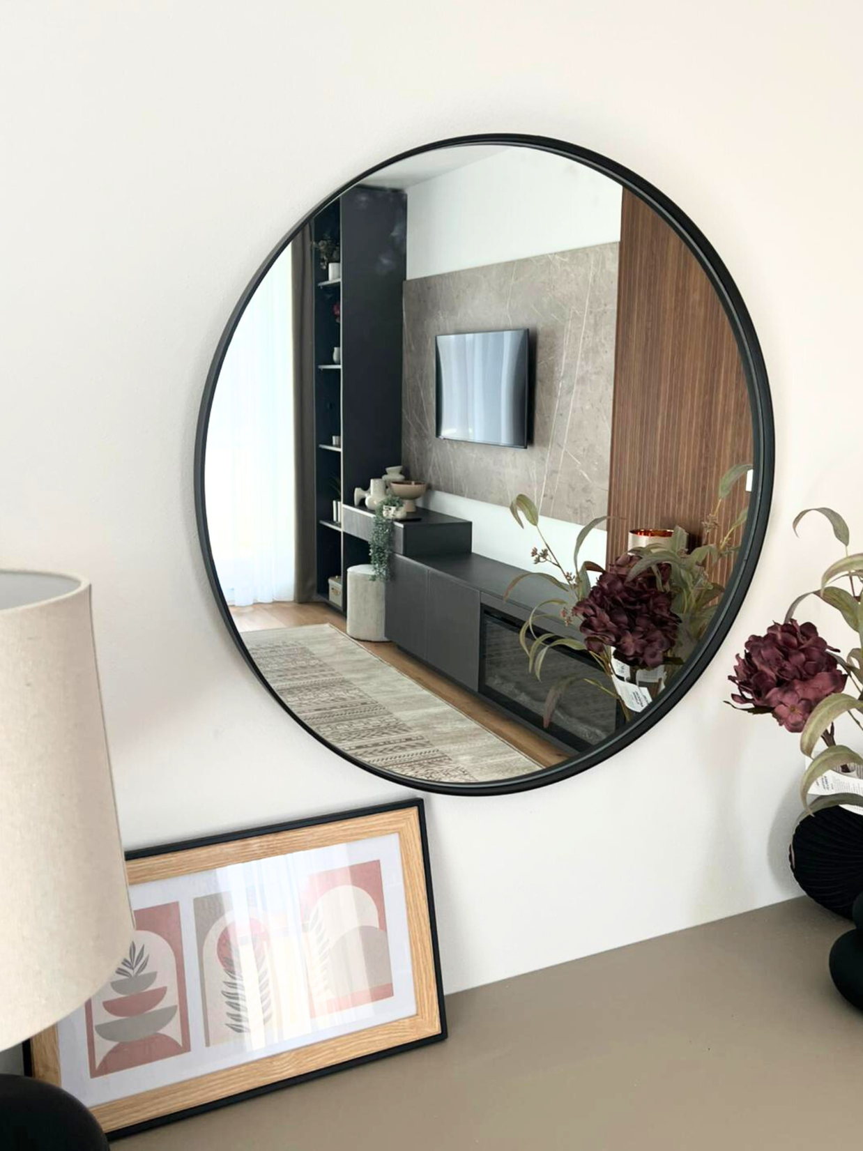 Mobilier pentru living realizat la comandă de NORVINIA