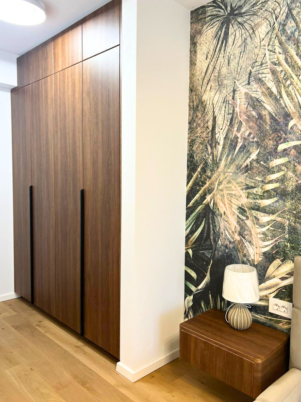 Mobilier la comandă din MDF termoformat pentru dormitor - noptiere și dressing