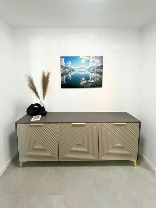 Mobilier pentru hol cu riflaj și oglindă realizat la comandă de NORVINIA