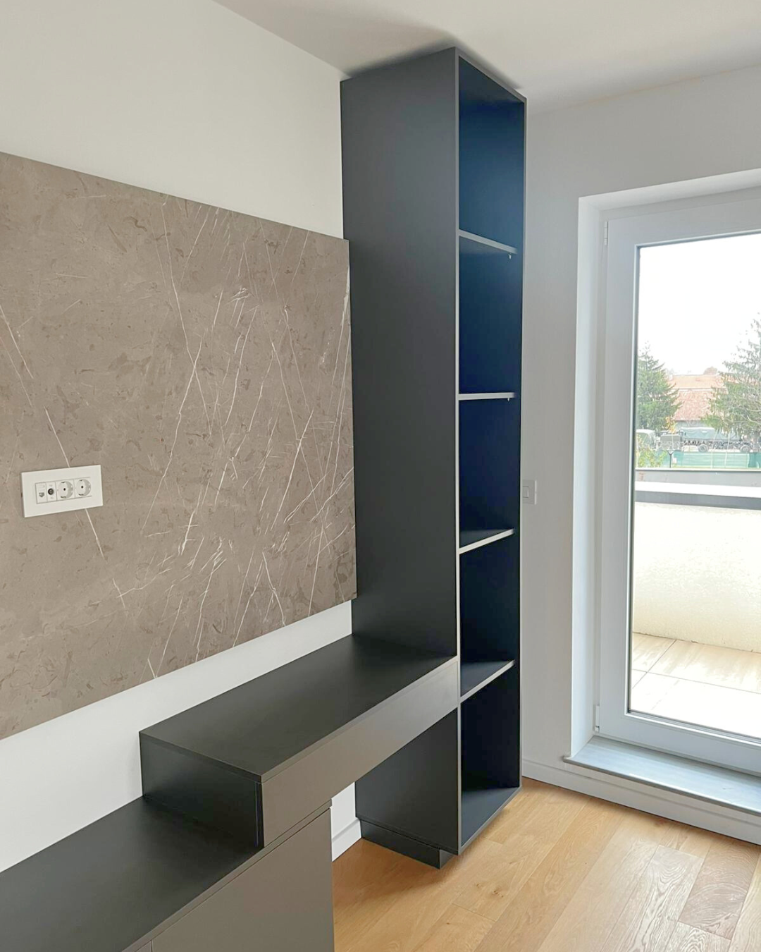 Mobilier pentru living realizat la comandă de NORVINIA