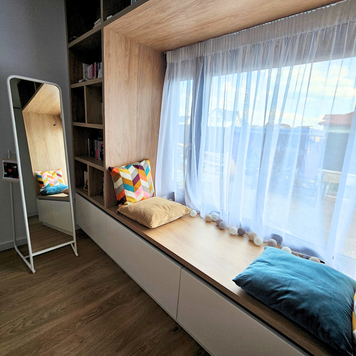 Mobilier la comandă pentru dormitor, zonă fereastră, NORVINIA