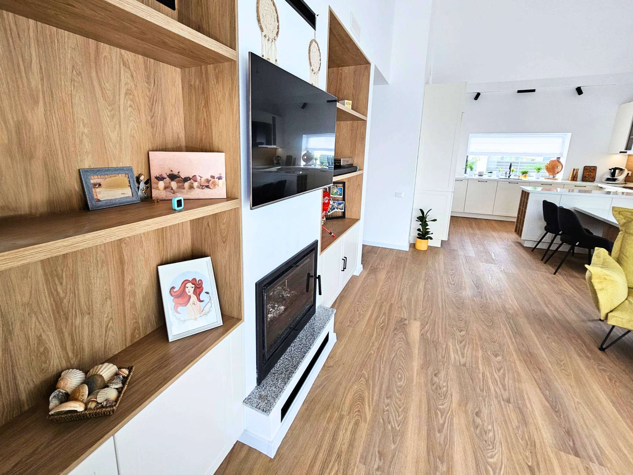 Mobilier pentru living din MDF termoformat realizat la comandă de NORVINIA