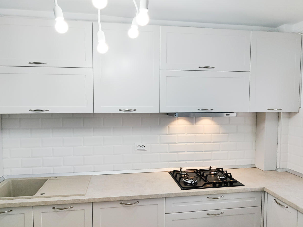 Mobilă de bucătărie NORVINIA cu blat termorezistent și fronturi din MDF termoformat