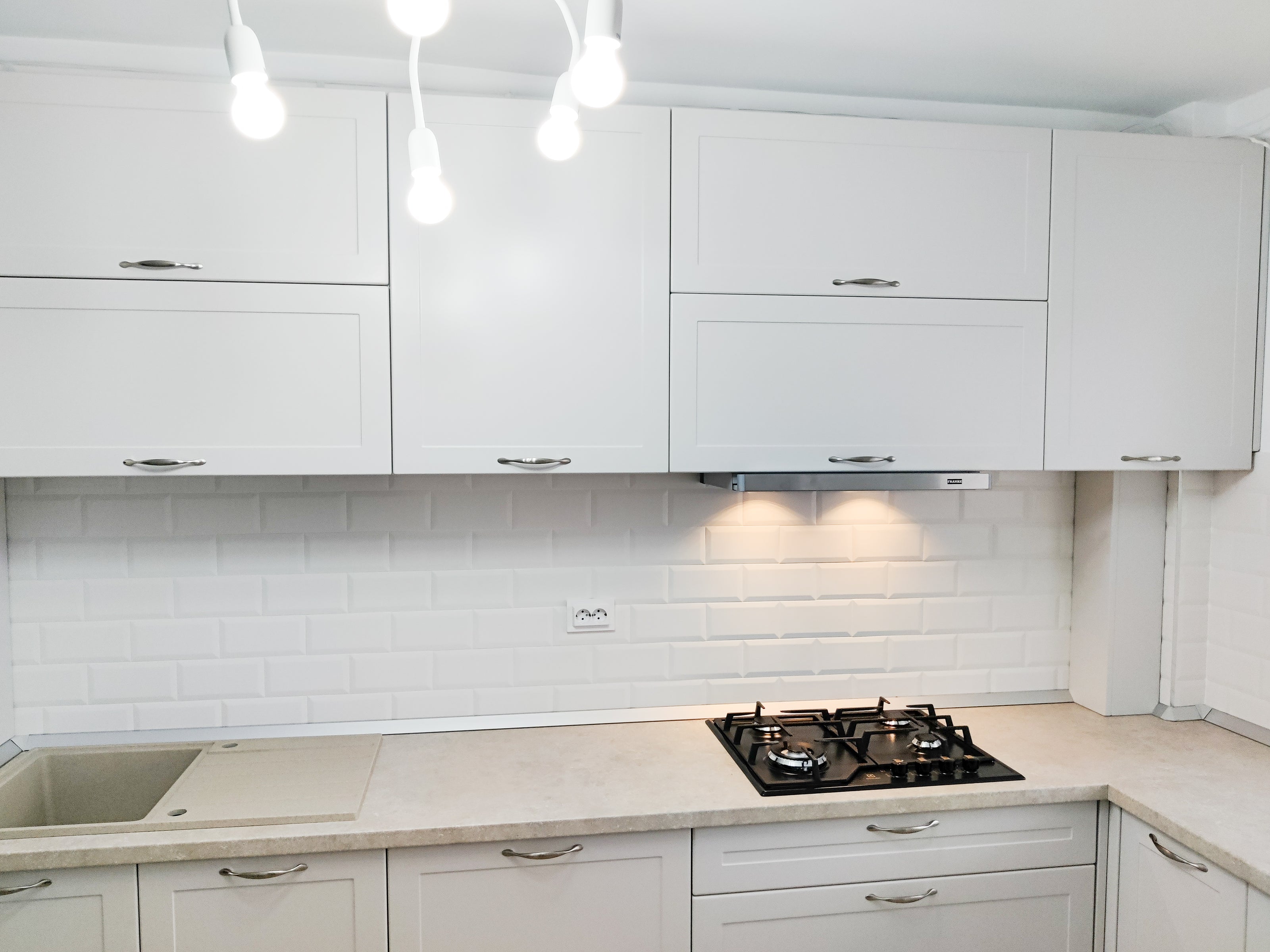 Mobilă de bucătărie NORVINIA cu blat termorezistent și fronturi din MDF termoformat