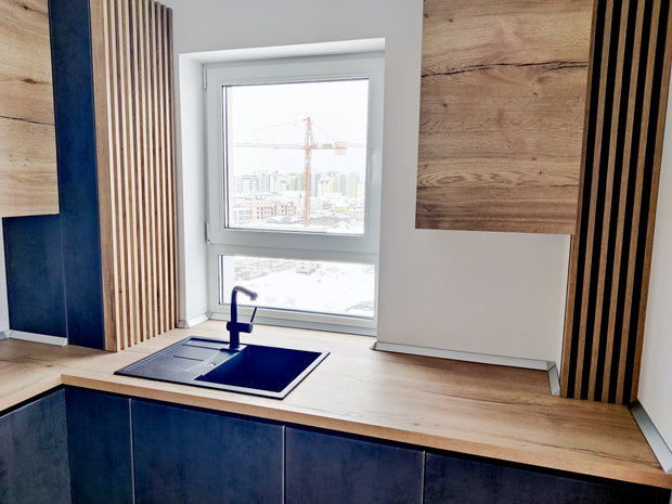 Mobilă de bucătărie din MDF termoformat fabricată la comandă de NORVINIA cu blat termorezistent și îmbinare colț invizibilă