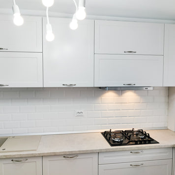 Mobilă de bucătărie NORVINIA cu blat termorezistent și fronturi din MDF termoformat