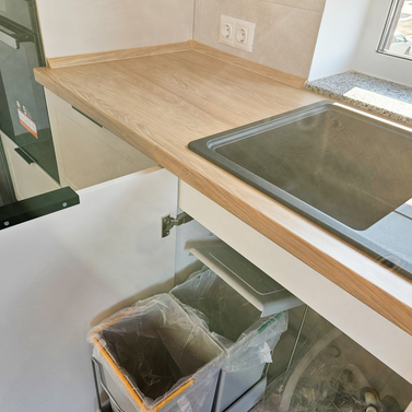 Mobilă bucătărie fabricată la comandă de NORVINIA din MDF termoformat