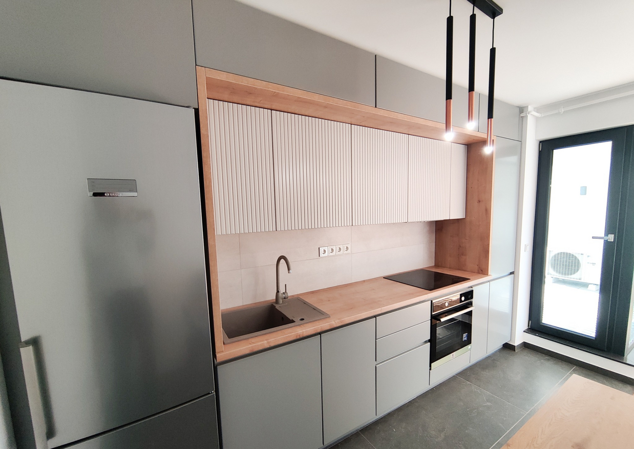 Mobilă bucătărie fabricată la comandă de NORVINIA din MDF termoformat