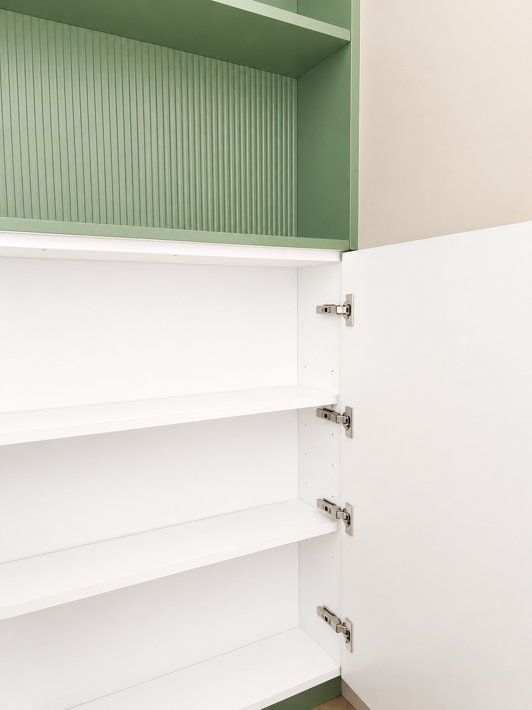 Mobilier la comandă pentru cameră de copil din MDF termoformat