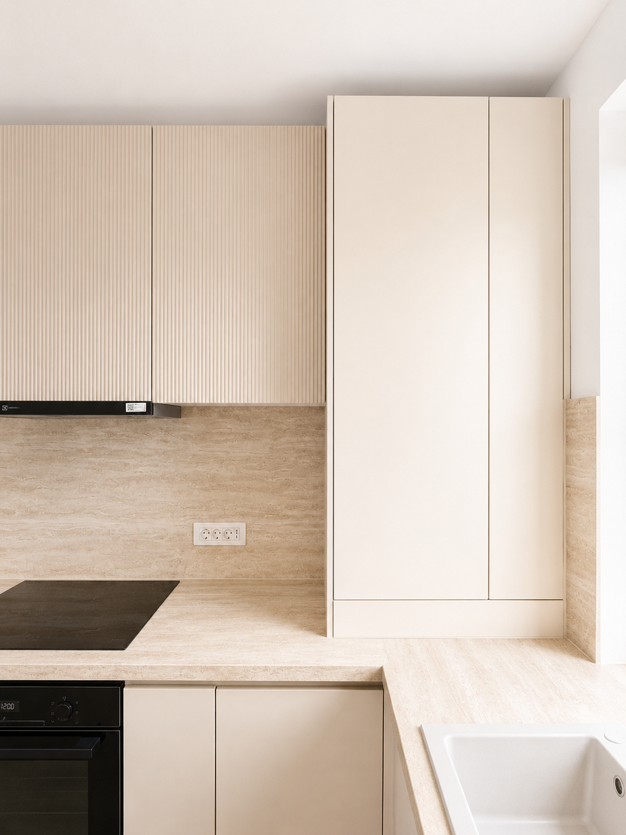 Mobilier de bucătărie NORVINIA, cu fronturi din MDF termoformat, blat termorezistent EGGER și mânere tip profil GOLA
