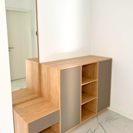 Mobilier pentru hol cu oglindă realizat la comandă de NORVINIA