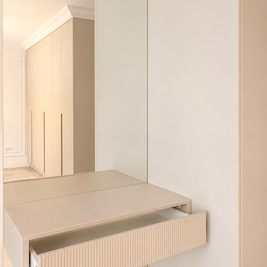 Mobilier pentru hol cu oglindă realizat la comandă de NORVINIA din MDF termoformat