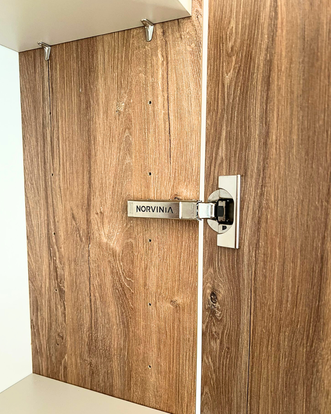 Mobilier pentru living realizat la comandă de NORVINIA