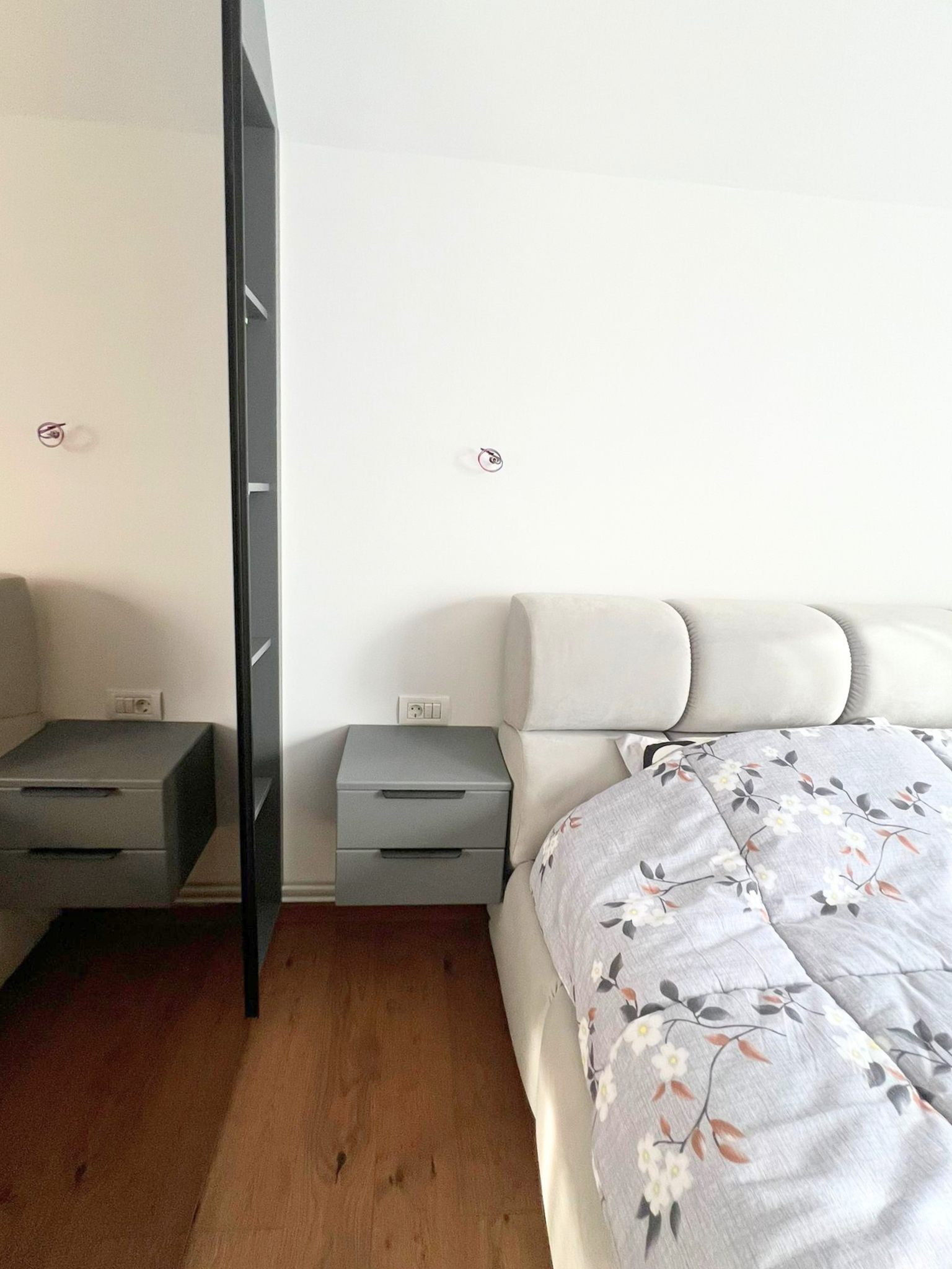 Mobilier la comandă pentru dormitor, din MDF termoformat - comodă, dressing, noptiere