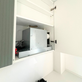 Mobilier bucătărie NORVINIA, cu blat din cuarț compozit