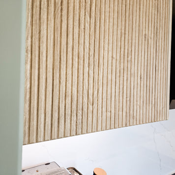 Mobilier de bucătărie NORVINIA cu blat din cuarț compozit și chiuvetă montată sub blat, fronturi din MDF termoformat