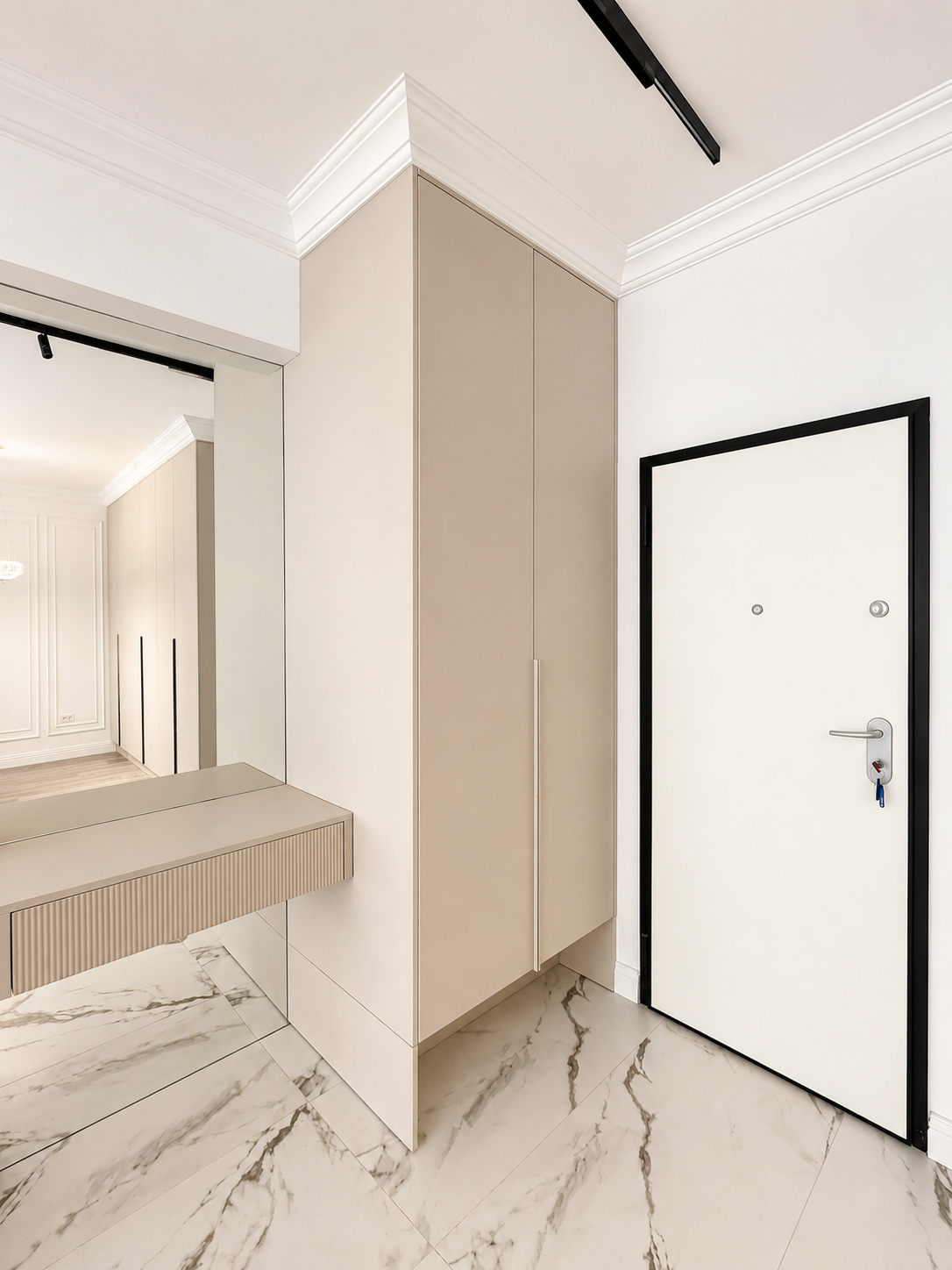 Mobilier pentru hol cu oglindă realizat la comandă de NORVINIA din MDF termoformat
