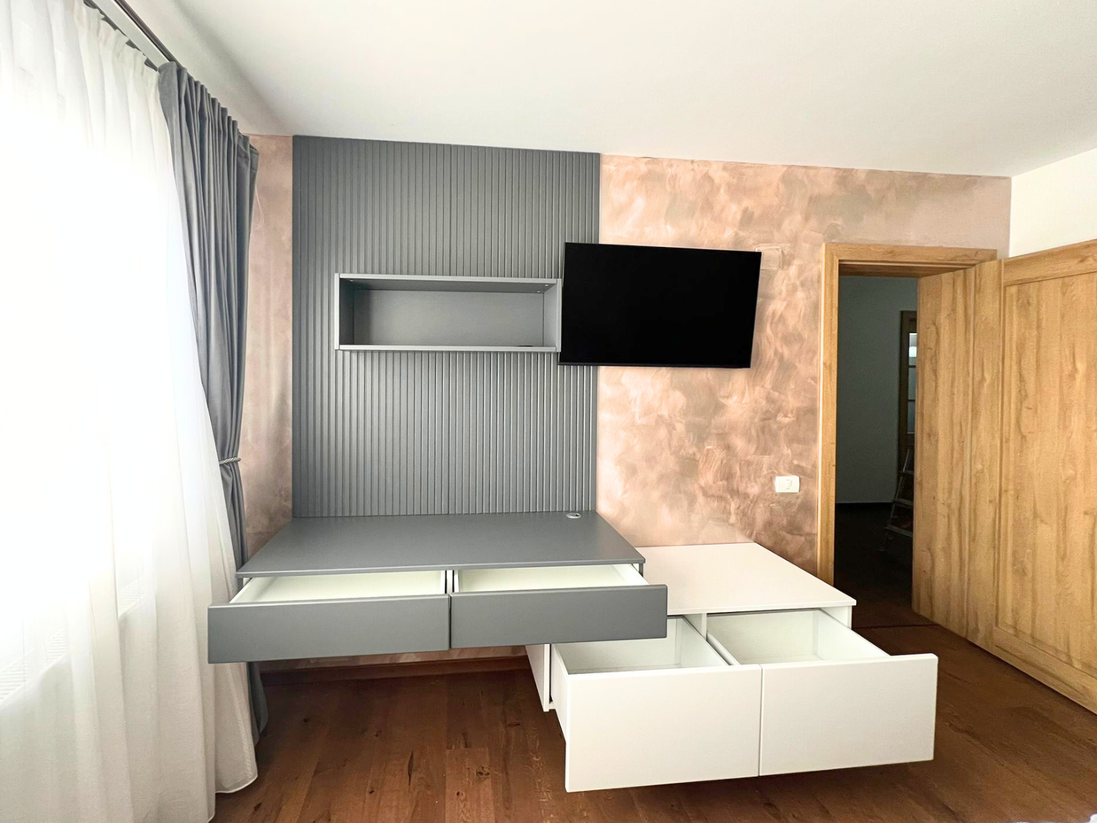 Mobilier la comandă pentru dormitor, din MDF termoformat - comodă, dressing, noptiere