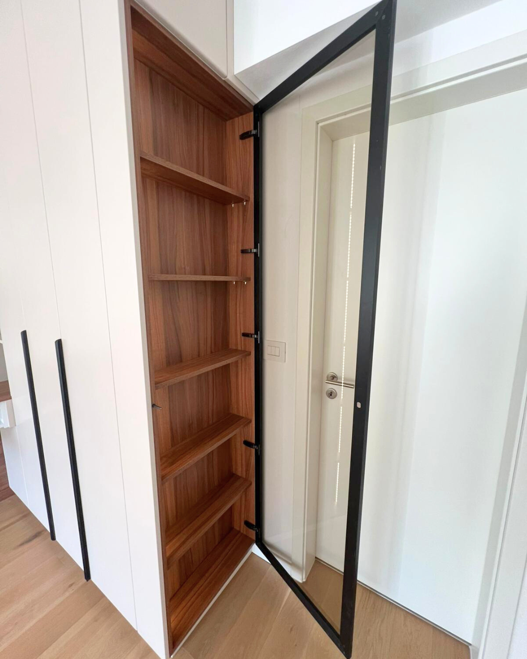 Mobilier la comandă pentru dormitor NORVINIA