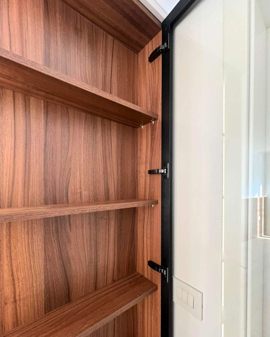 Mobilier la comandă pentru dormitor NORVINIA