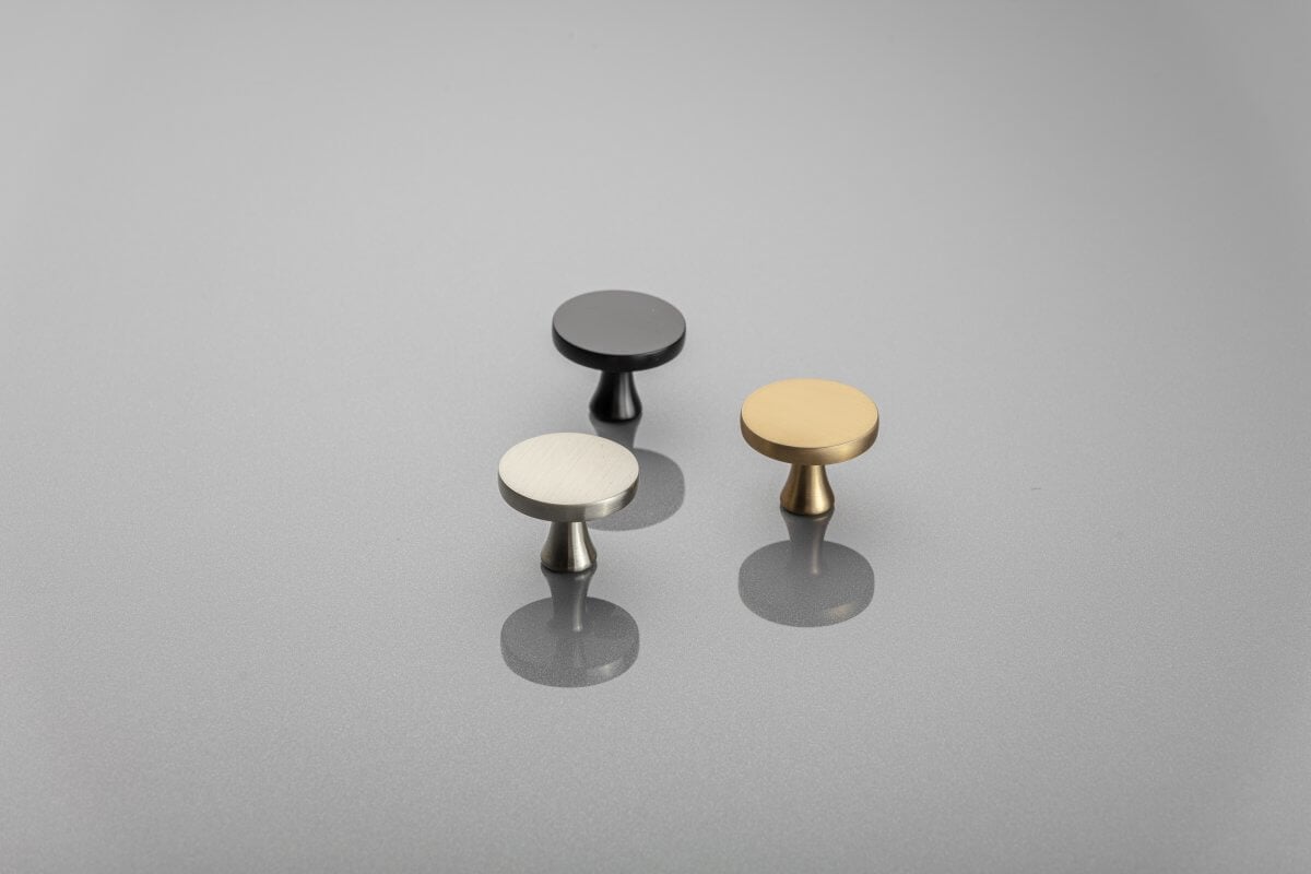 Buton mobilă DUNE 33x26 mm, alamă satinat