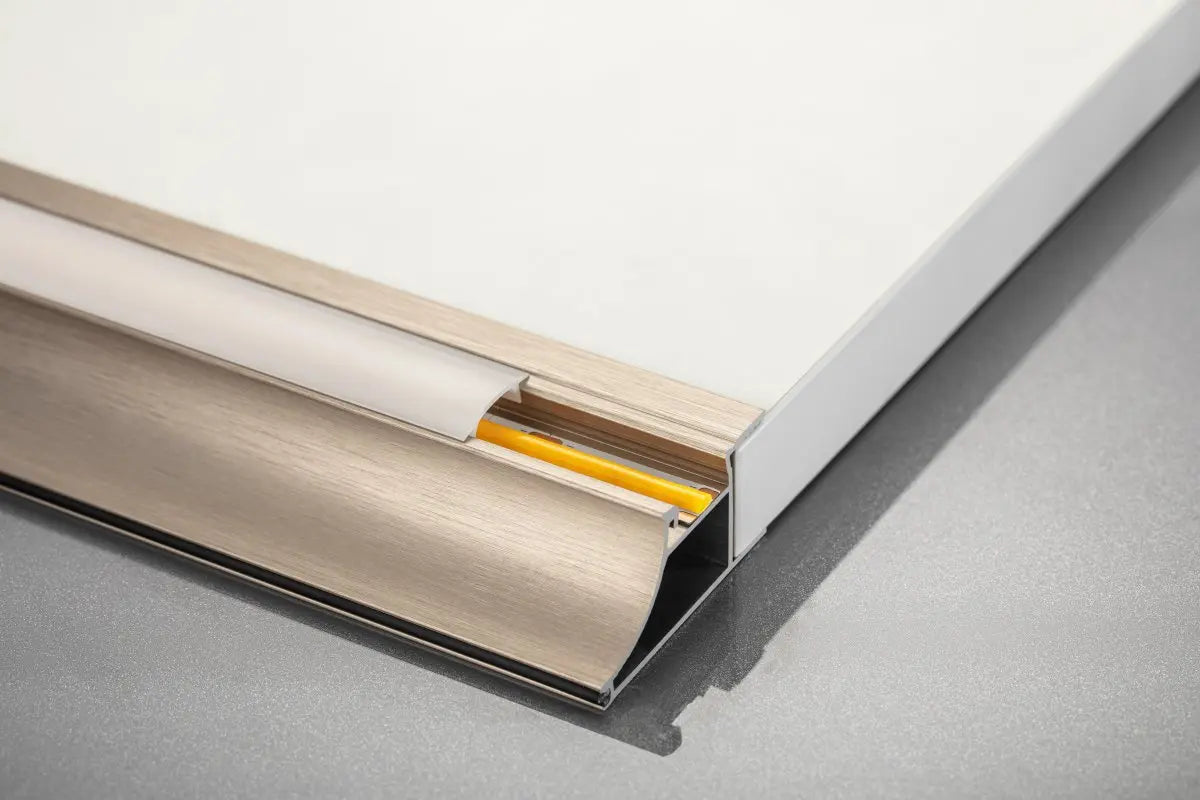 Profil mâner corp suspendat GLAX, bandă LED, 3 m, PAL 18 mm, inox